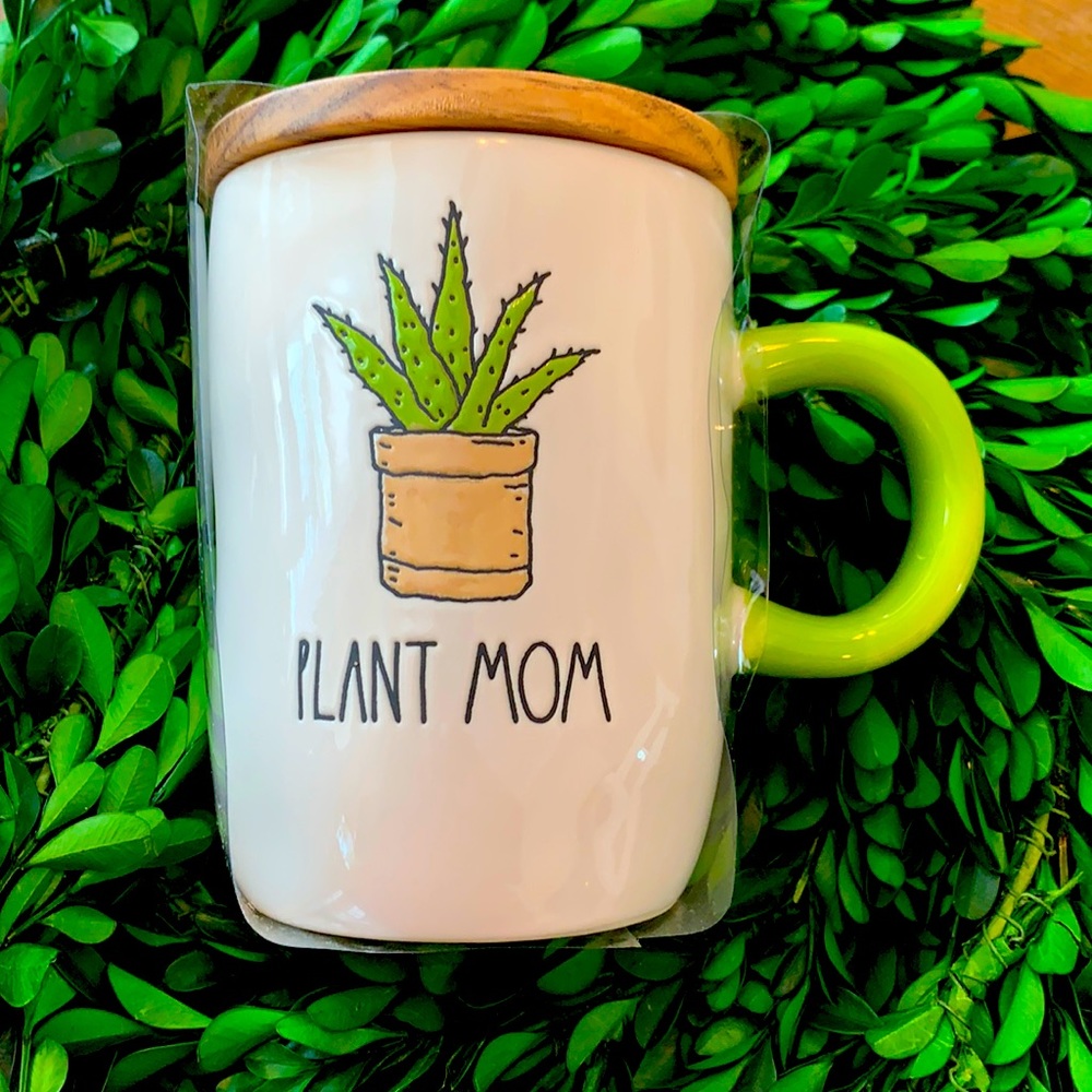 Rae Dunn mug w/coaster “PLANT MOM”